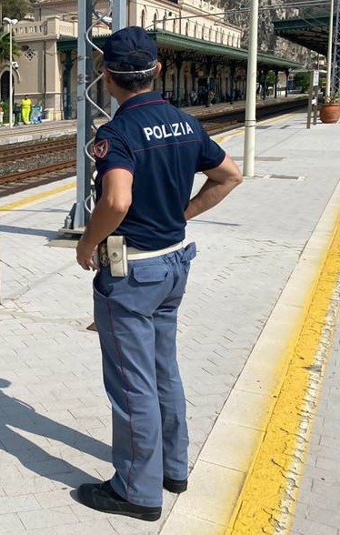 Sei arrestati, 3 indagati e oltre 2.400 persone controllate dalla Polizia di Stato nelle stazioni ferroviarie e a bordo dei treni della Sicilia 1 Polfer