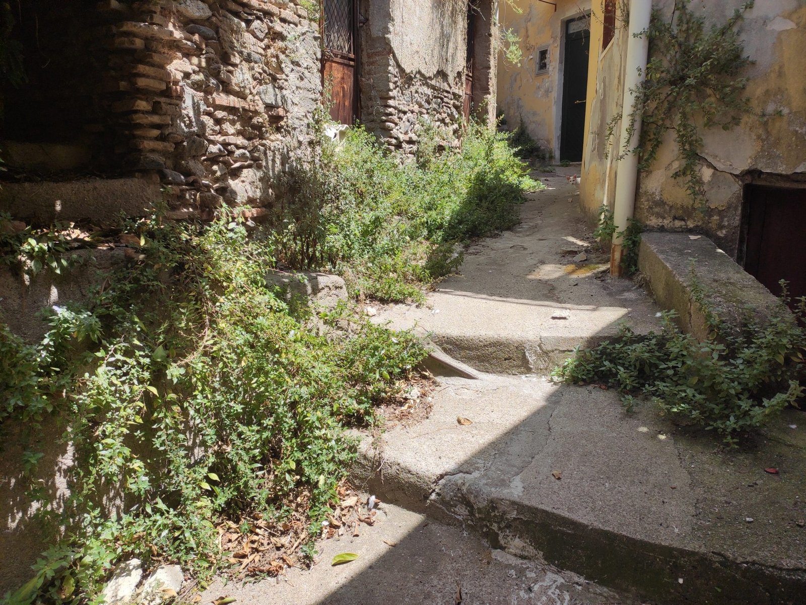 Scerbatura - Mili San Marco scerbata solo la piazza. Blanca "Nulla nei villaggi collinari che sono al limite della decenza" 1 mili3