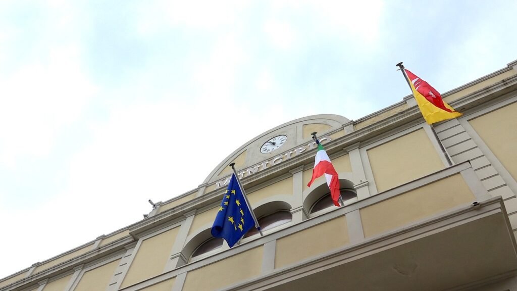 comune di spadafora bandiere