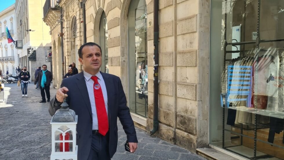 In fuga da Cateno De Luca per Taormina. Nove i candidati che lo hanno lasciato 1 CATENO DE LUCA