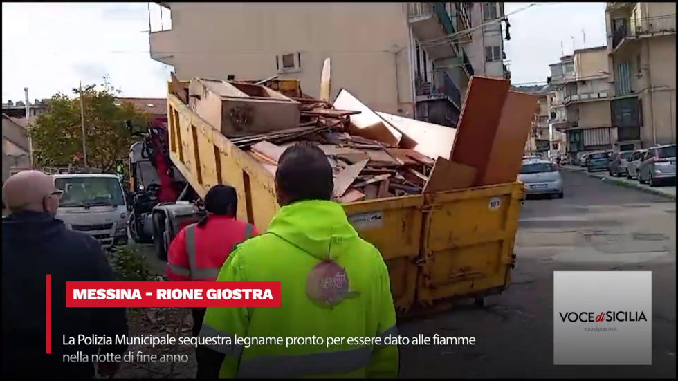VIDEO - Messina, rione GIOSTRA - La Polizia Municipale sequestra catasta di legname pronta per i falò di fine anno 1 sequestro legno giostra 2023