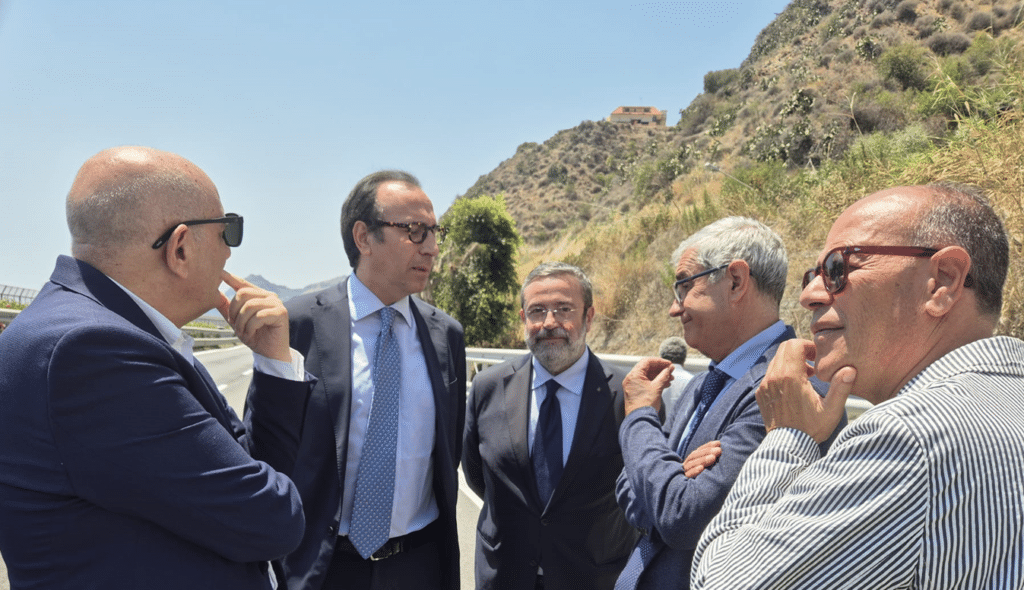 A18, riapre tratto interessato dalla frana di Letojanni. 3 1000108619