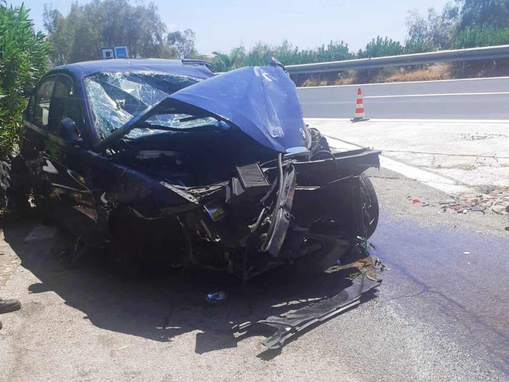 Incidente in A18, nuovamente a Sant'Alessio. Messinese ferito gravemente 3 1000110163