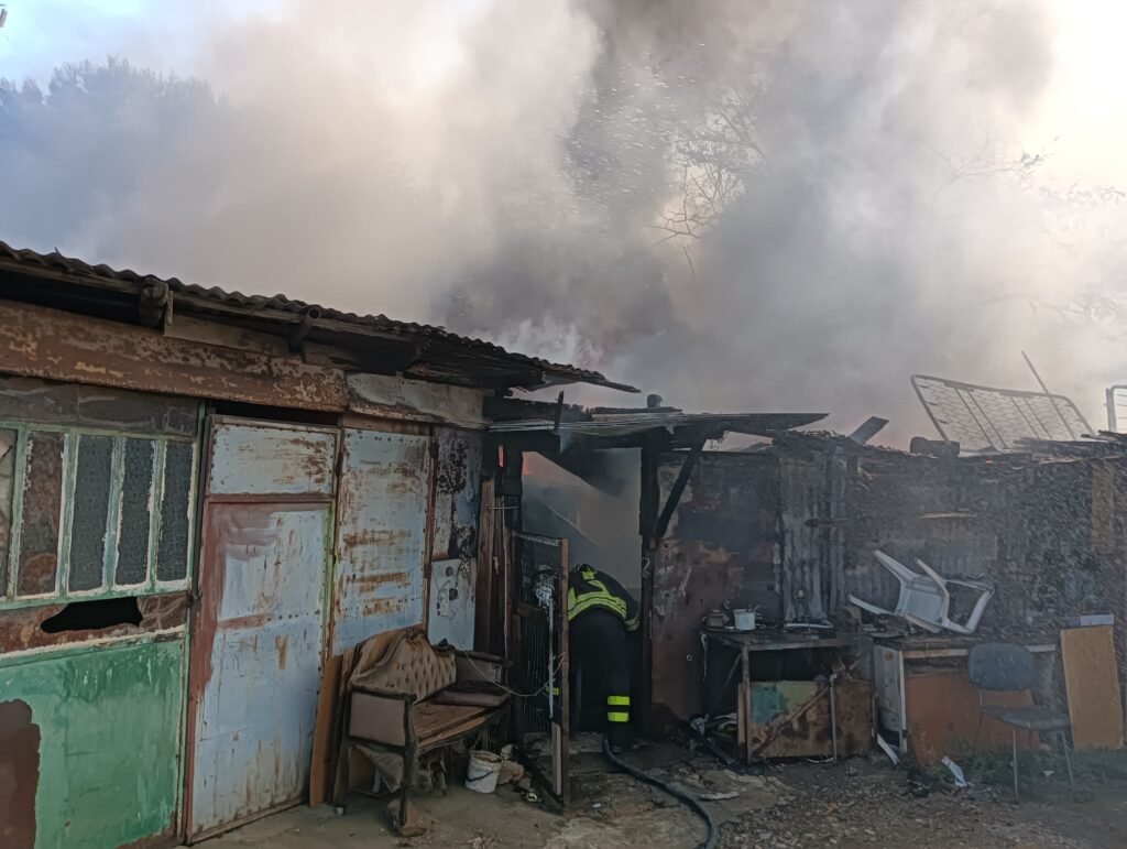 Video - Incendio in una stalla in via Bisognano 7 1000115688