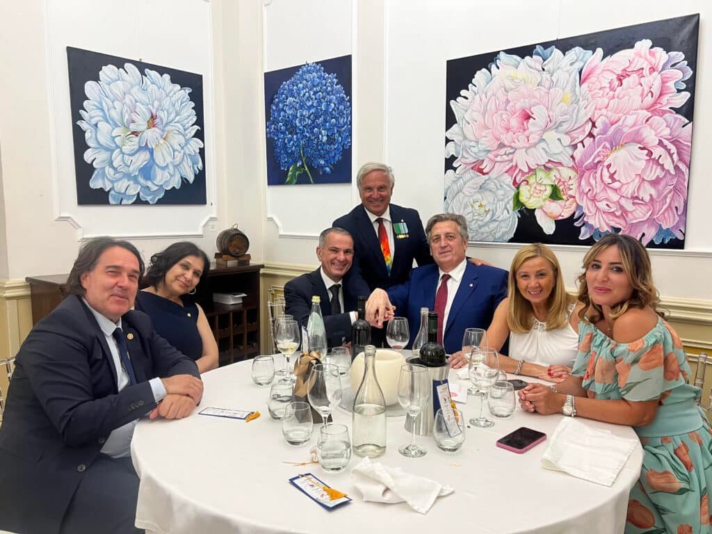 PASSAGGIO DEL COLLARE NEL ROTARY REGGIO CALABRIA EST 2 Rotary RC Est 9 1