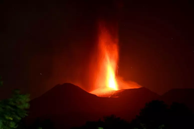 Ingv, conclusa fase parossistica Etna, riapre aeroporto Catania 1 etna2