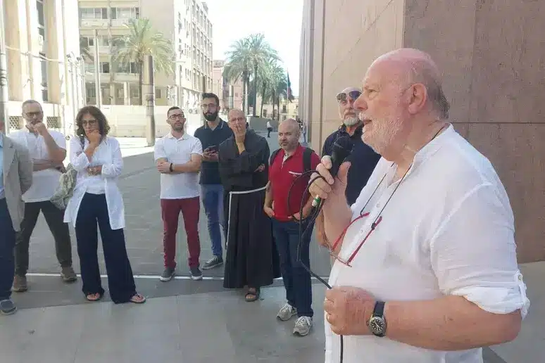 Solidarietà, il Garante dei detenuti della regione consegna 2500 coperte per le carceri siciliane. A Messina 217 2 garante detenuti palermo