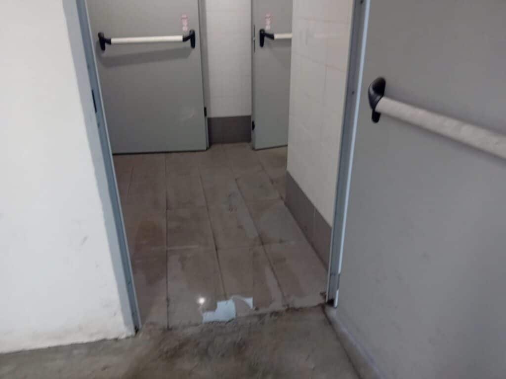 Danneggiati i bagni del parcheggio Zaera. Atm spa: “Ennesimo atto vandalico” 2 BAGNI ALLAGATI PARCHEGGIO ZAERA 2
