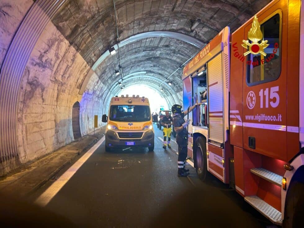 Incidente in A18 tra Giardini e Taormina. 4 vetture e 4 feriti 1 IMG 20240801 WA0006