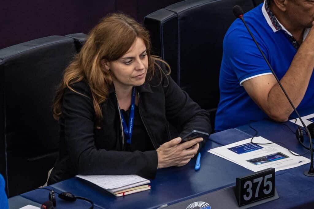 ASSISTENTE PARLAMENTARE DI ILARIA SALIS ISTIGA ALLA VIOLENZA 2 ilaria salis scaled 1