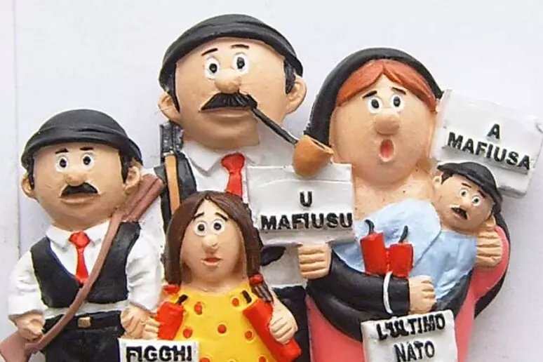 Ad Agrigento vietata vendita di souvenir che inneggiano a mafia 1 mafia