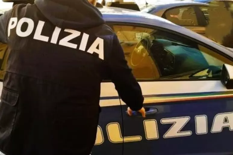 Accusato di abusi su bambina di 8 anni a Palermo, arrestato 1 polizia23