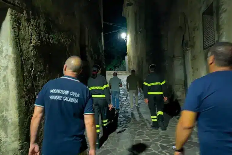 Terremoto in Calabria, notte all'aperto per abitanti Pietrapaola 1 terremoto calabria pietropaola