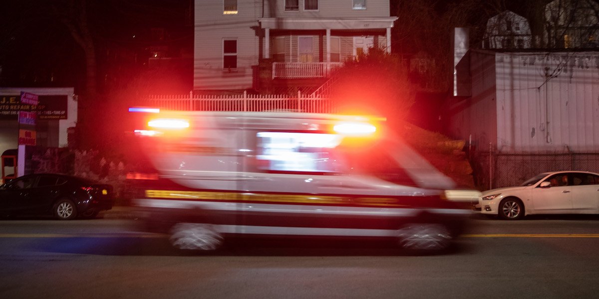 1689083738 ambulanza sirene luce