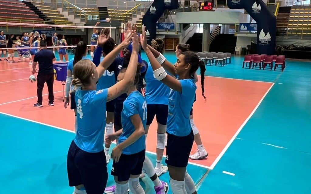 Akademia si gode un altro successo, a Ponte di Legno battuta anche Trentino Volley. Bonafede: “Si è vista un’ottima pallavolo” 2 Akademia vs Trentino 02
