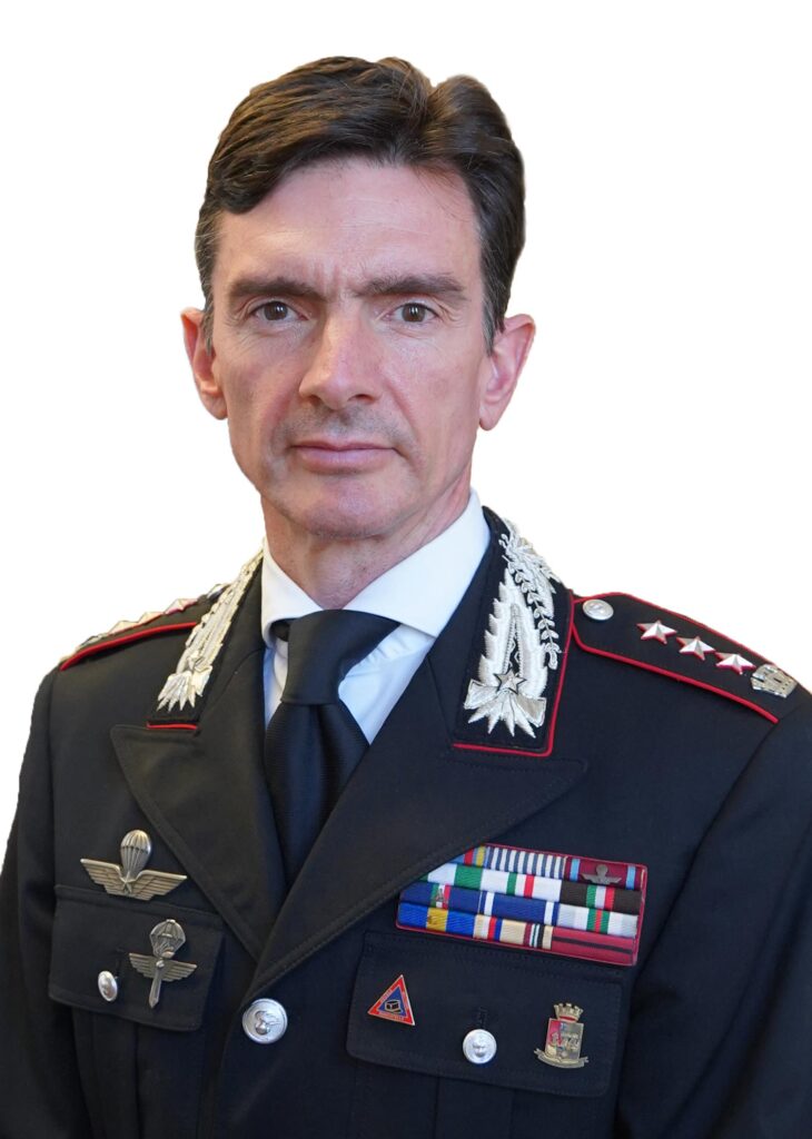 MESSINA: IL COLONNELLO MARCO CARLETTI SALUTA IL COMANDO PROVINCIALE CARABINIERI, LE ISTITUZIONI E LA CITTADINANZA DI MESSINA 2 FOTO Col Marco CARLETTI 1