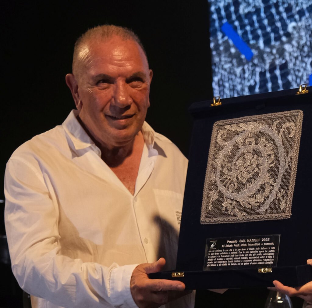DUE FRAMMENTI DI METEORITI ILLUMINERANNO LIBRINO (CATANIA) E LA FINESTRA SUL MARE A VILLA MARGI (REITANO, ME) 4 Premio GAL Hassin 2022 ad Antonio Presti