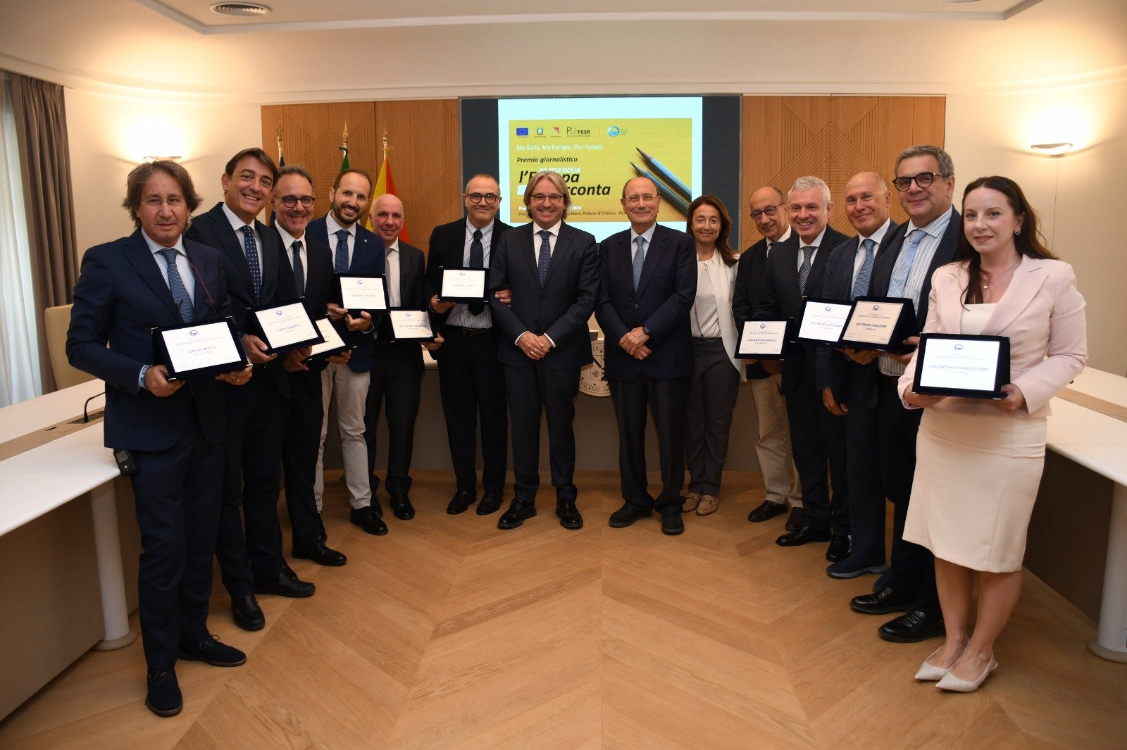 Presidente Renato Schifani con i premiati della seconda edizione