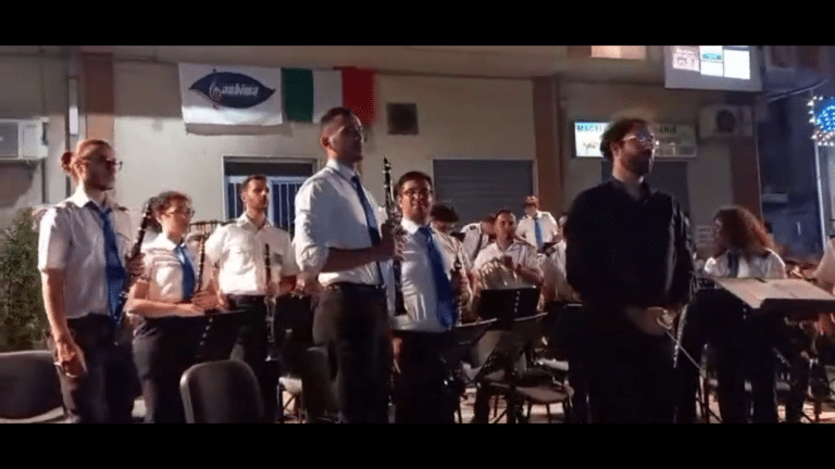 VIDEO - Omaggio a Gerardina Trovato: la Banda del Comune di Spadafora esegue "Piccoli già grandi"