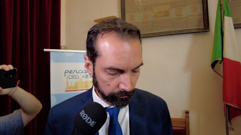 Casa Serena operazione "verità", il Sindaco imbarazzante, la memoria corta dei milioni perduti e la profezia di Dafne Musolino