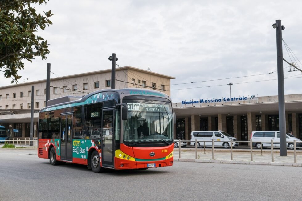 Molestie ad una ragazza prontamente fermate da lavoratori ATM. Il plauso della Presidente Grillo 1 bus 4