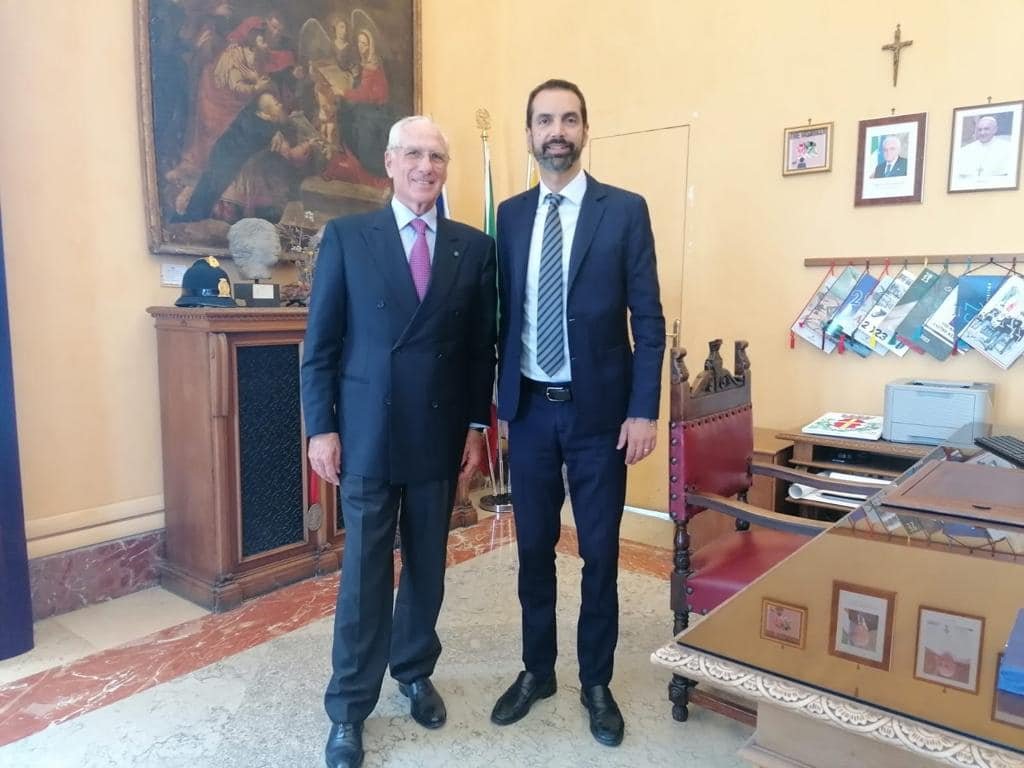 Ponte - Basile "Prima Messina" e batte cassa a Ciucci per recuperare i fondi perduti. Ma se la risposta fosse "NO"? Cosa potrebbe fare il Sindaco? 2 ciucci basile
