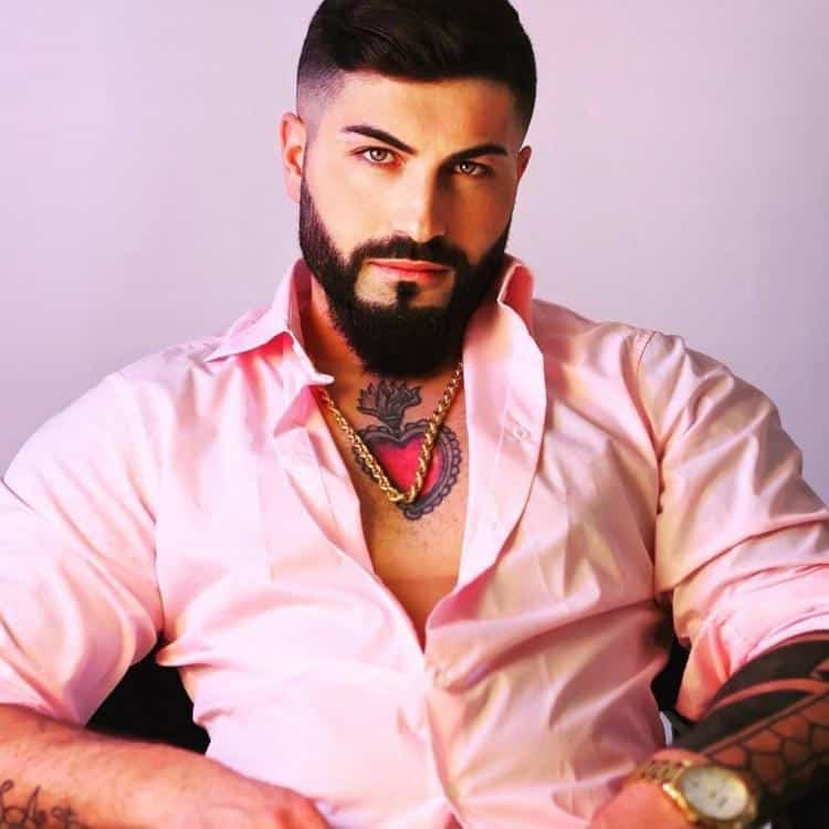 Folgorato in casa dei genitori, morto cantante neomelodico Carmine Diamante 1 clipboard 0055