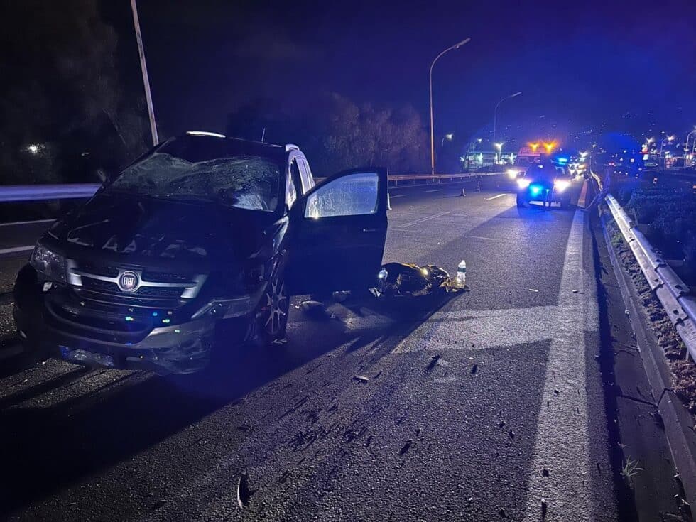 Auto contro guard-rail su A18: morto il conducente di Spadafora, ferita la compagna 1 foto incidente del 14.09.2024