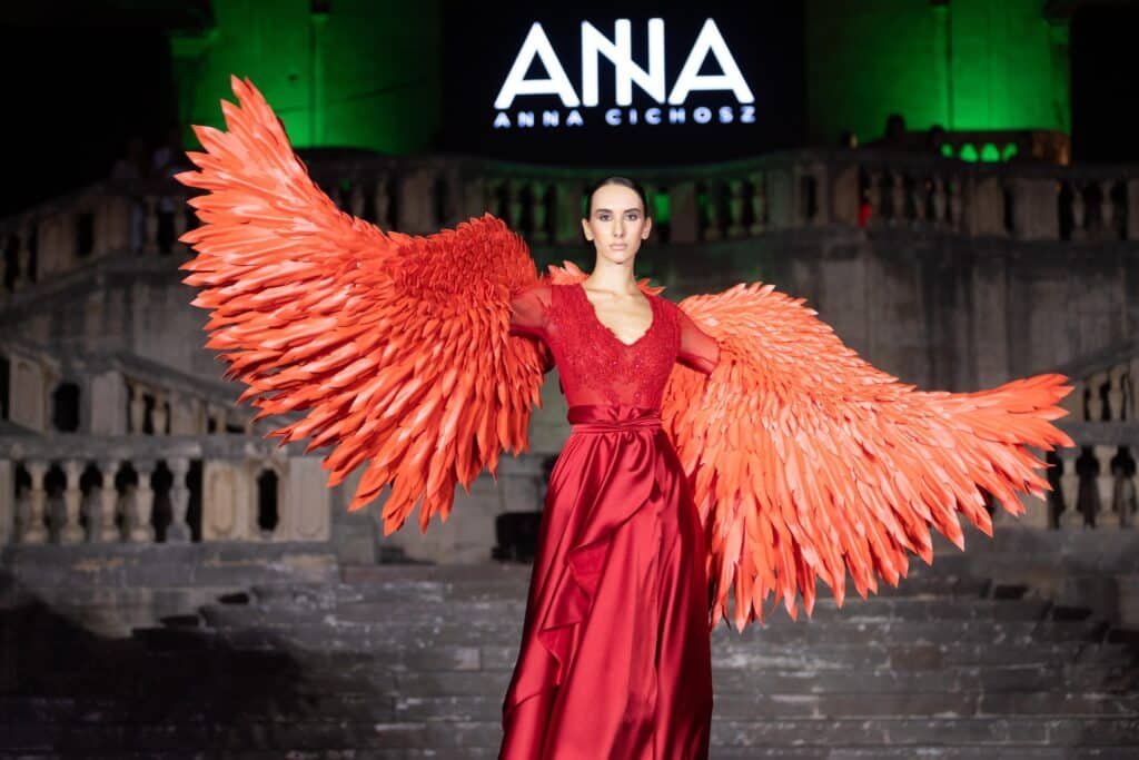 VIDEO - Messina Moda, tripudio di colori e tessuti spettacolari: la donna protagonista del suo tempo all’International Fashion Week 1 image00002