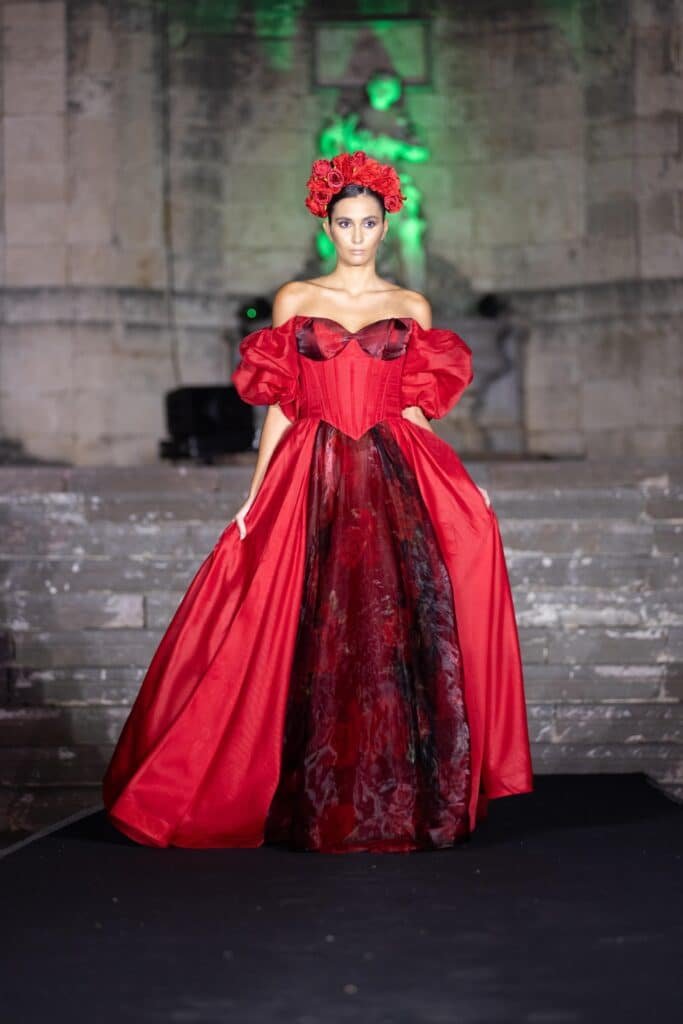 VIDEO - Messina Moda, tripudio di colori e tessuti spettacolari: la donna protagonista del suo tempo all’International Fashion Week 2 image00003