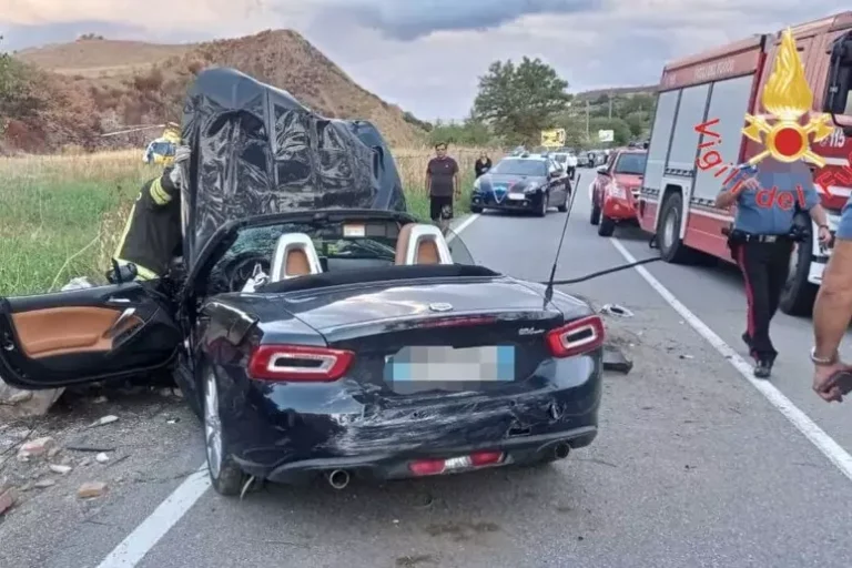 Scontro tra due auto, morto un 51enne nel Catanzarese