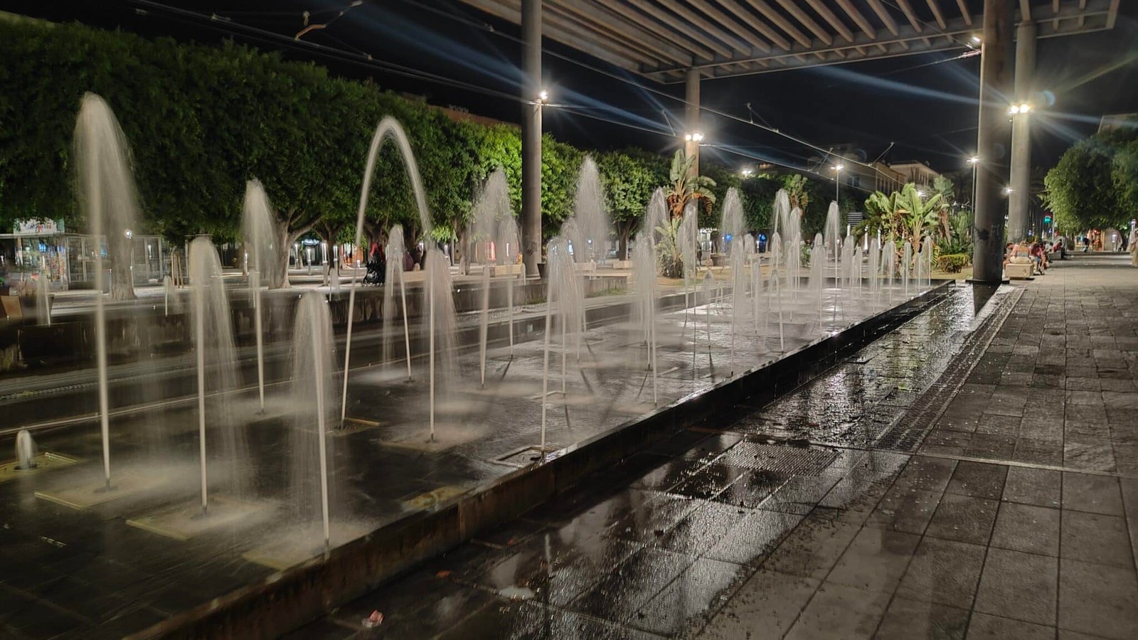 piazza cairoli fontana2 scaled