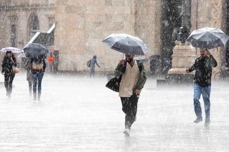 Temporali e venti di burrasca sull'Italia, allerta meteo oggi in 13 regioni 1 pioggia