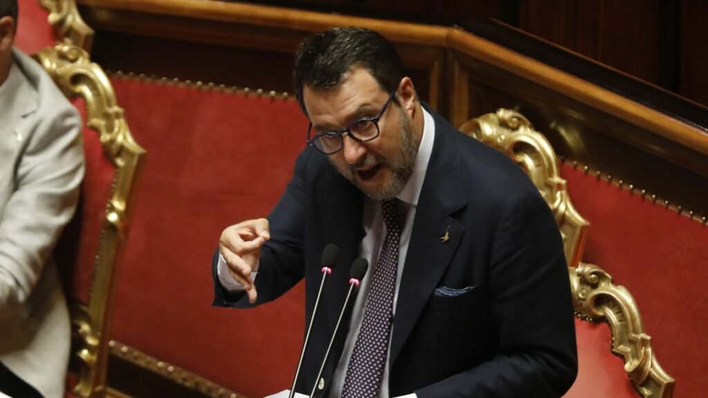 Open Arms, Salvini convoca d’urgenza il consiglio federale della Lega 2 salvini3