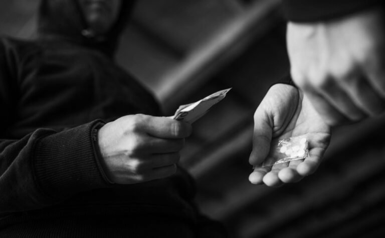 Reinserimento sociale e lavorativo di soggetti con dipendenze, quattro milioni per promuovere percorsi rieducativi e formativi
