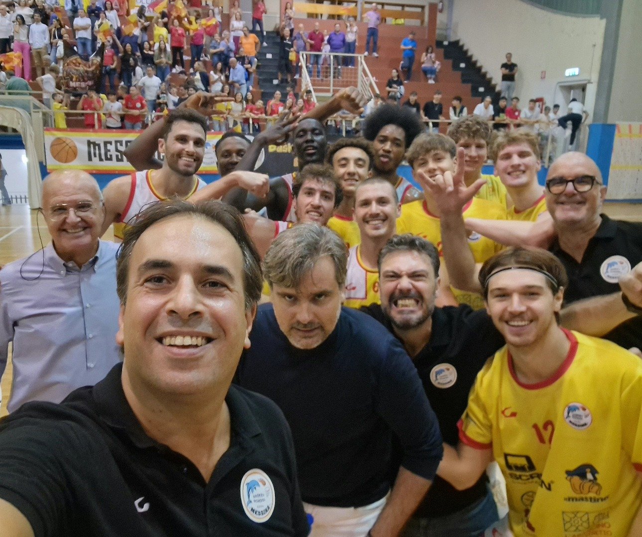 Basket School Messina Virtus Matera Il consueto selfie di fine partita