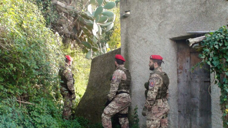 Gaggi (ME): sorpreso dai Carabinieri Cacciatori in casa con la droga. 27enne arrestato”