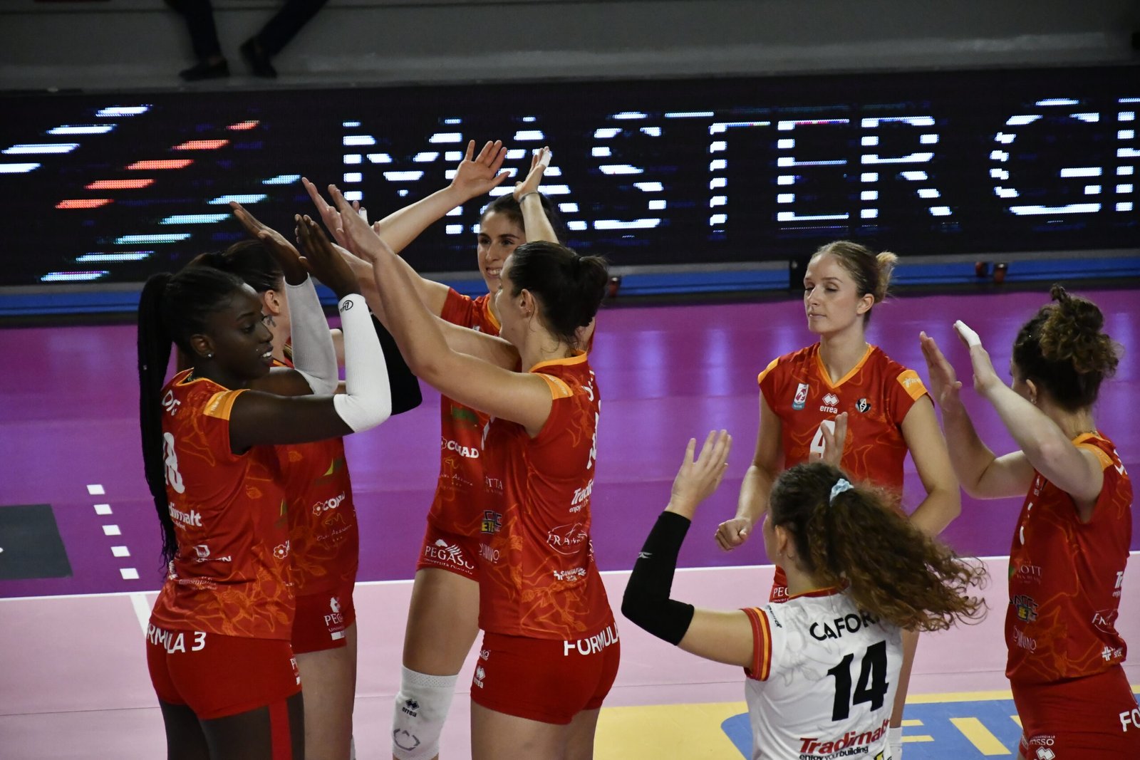 Akademia Sant’Anna sbanca il PalaParenti, con Castelfranco arriva il quarto successo. Bonafede: “Queste gare che fanno crescere” 9 Castelfranco vs Messina 03 scaled