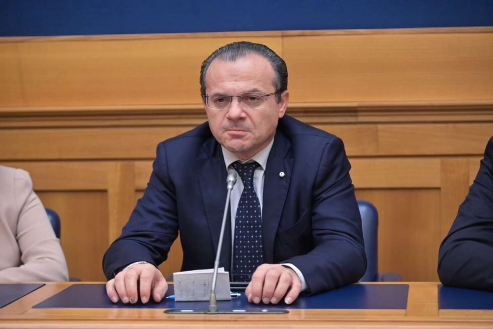 Cateno De Luca "alla corte" di Schifani, ringraziamenti per mantenimento del gruppo all'ARS e "io disponibile come numero 2" 1 Cateno De Luca 2