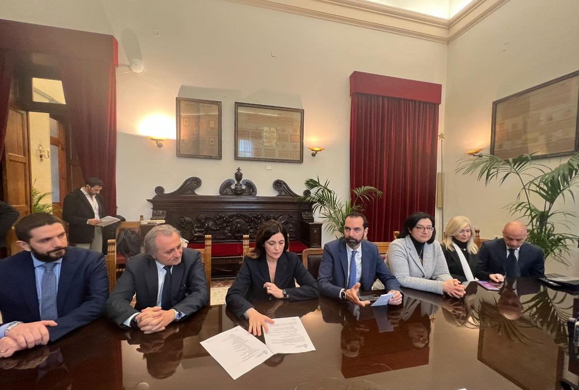 AMAM - Il direttivo presenta le dimissioni al Sindaco Basile. Aperto ogni fronte sul perché dopo le richieste di chiarimento della Musolino. Abbandonano alla vigilia della Commissione consiliare 6 amam carta dei servizi cda