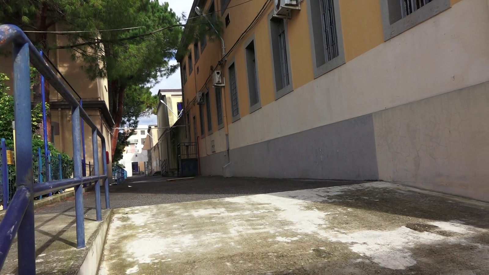 Fugge dal carcere di Barcellona P. G. , tunisino ricercato 5 carcere opg barcellona