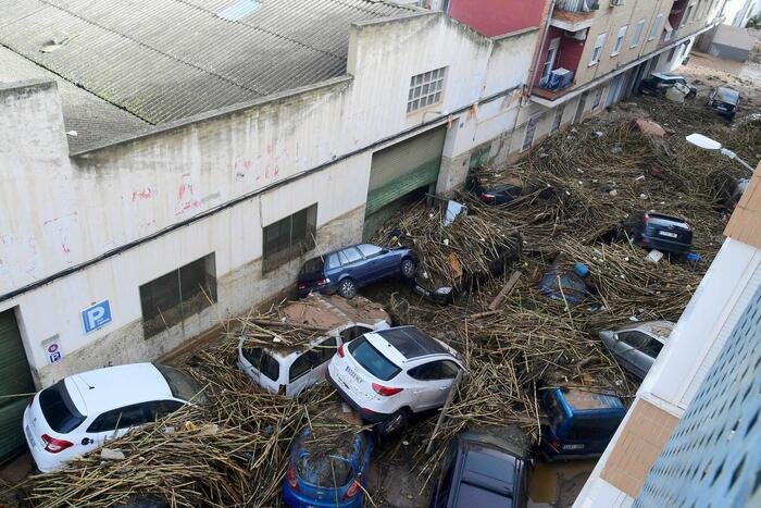 UNA TRAGEDIA - Oltre 70 morti in Spagna per le piogge torrenziali. Una testimone a Valencia: "Il fiume straripato, uno tsunami" - FOTO 3 dana spagna 6