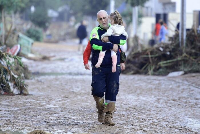 UNA TRAGEDIA - Oltre 70 morti in Spagna per le piogge torrenziali. Una testimone a Valencia: "Il fiume straripato, uno tsunami" - FOTO 2 dana spagna 8
