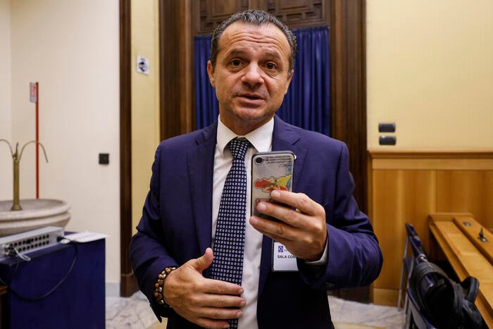 “Rinascimento Taormina”: La Corte dei Conti conferma la fondatezza delle nostre critiche circa la costituzione della partecipata “Equità Urbana S.p.A.” - IL PARERE INTEGRALE 1 deluca taormina