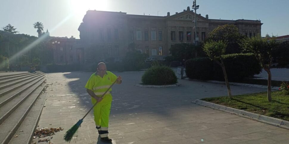 Messina Servizi assume 70 nuovi operatori per potenziare le attività di spazzamento dal 1° novembre 4 messina spazzamento 970x485 1