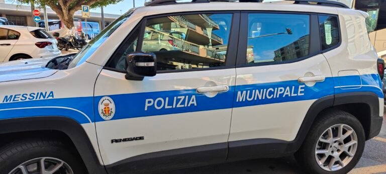 Caccia al pirata della strada sulla Consolare Pompea: e-bike travolta, grave il ciclista