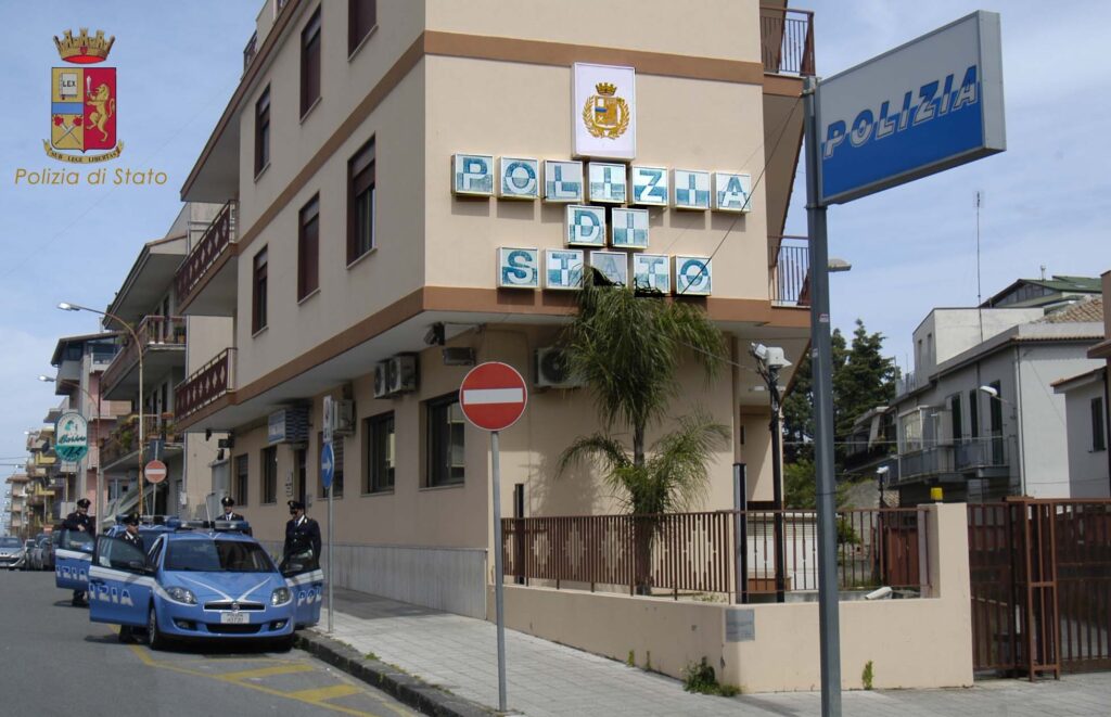 Avevano aggredito e derubato più volte un minore. Dai domiciliari oggi al carcere 2 polizia barcellona