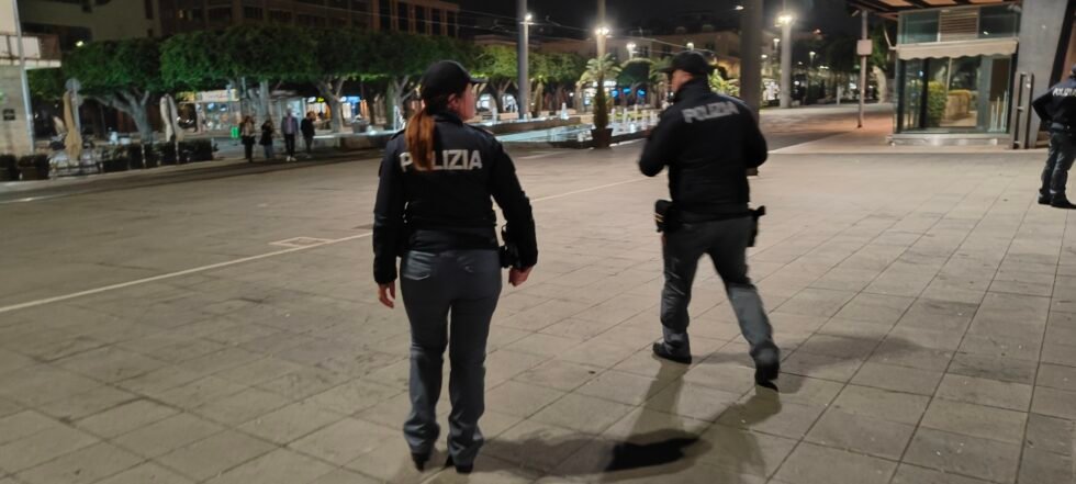 Messina, 15enne denuncia violenza sessuale a Piazza Cairoli: indagini della Squadra Mobile 1 Polizia piazza cairoli