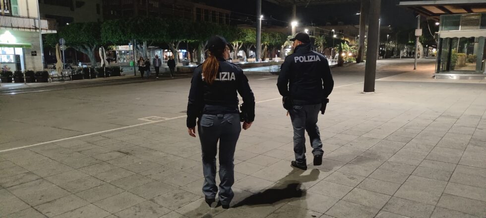 Coltellate a piazza Cairoli, due feriti non gravi 1 polizia cairoli8