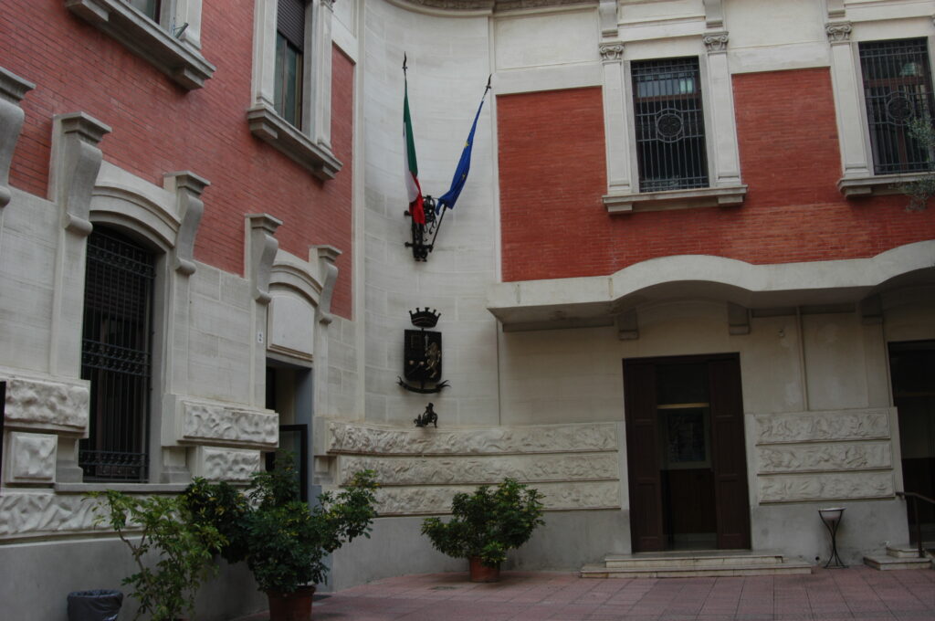 VIOLENZA STADI - IL QUESTORE DI MESSINA EMETTE 14 D.A.SPO. E 4 AMMONIMENTI 2 questura 1